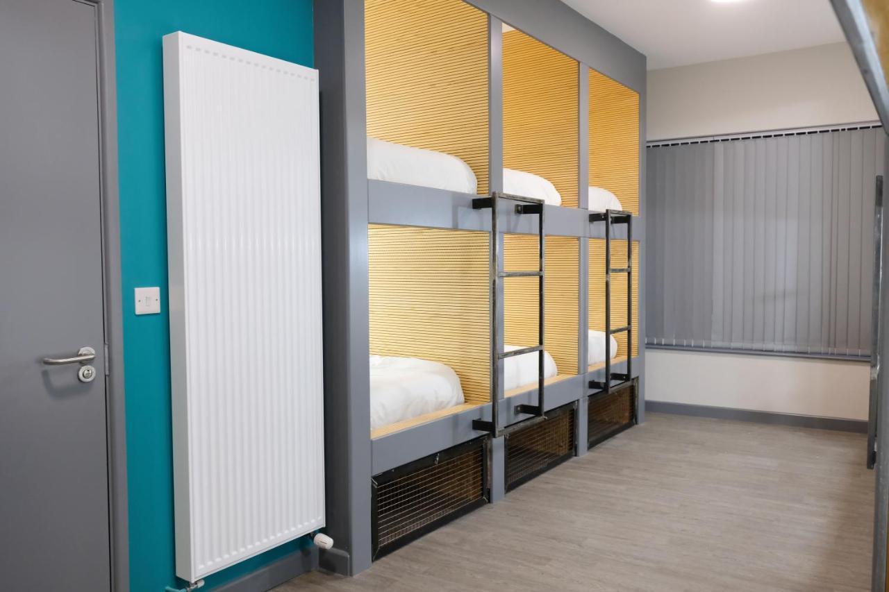Cwtsh Hostel Swansea Exterior photo A radiator in a hostel